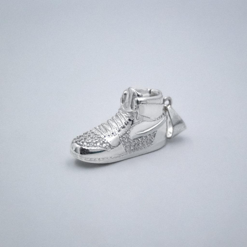 pingente-masculino-de-prata-925-tenis-jordan-cravejado