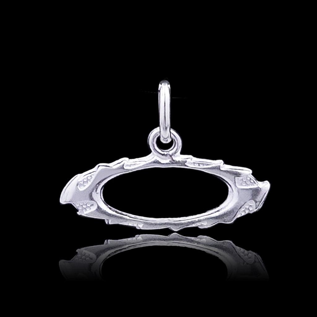 PINGENTE OAKLEY MINI - 1,5cm X 2,2cm - 1g - Prata 925 - Rei Pratas Jewelry