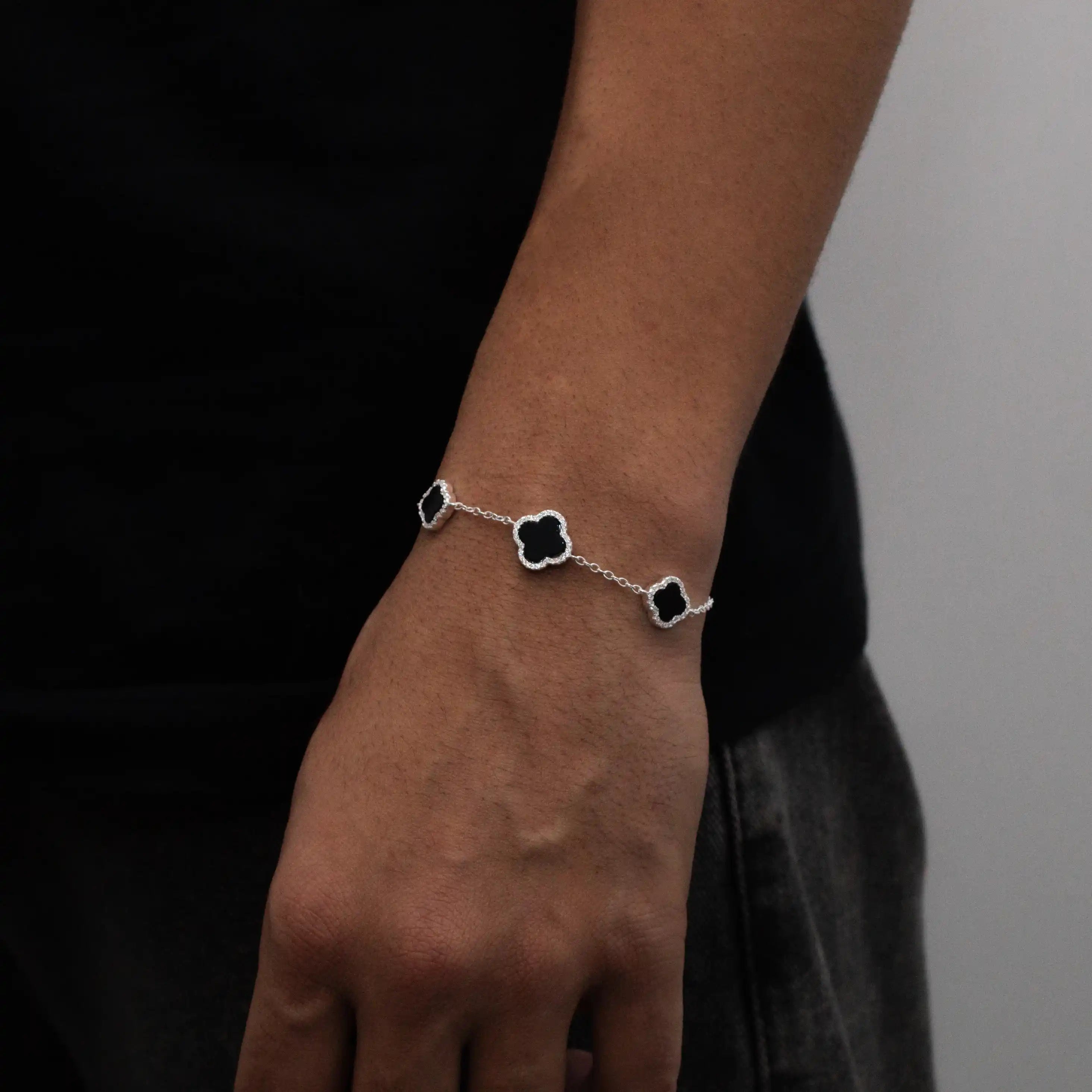 Pulseira 3 Trevos Black cravejada em Prata 925