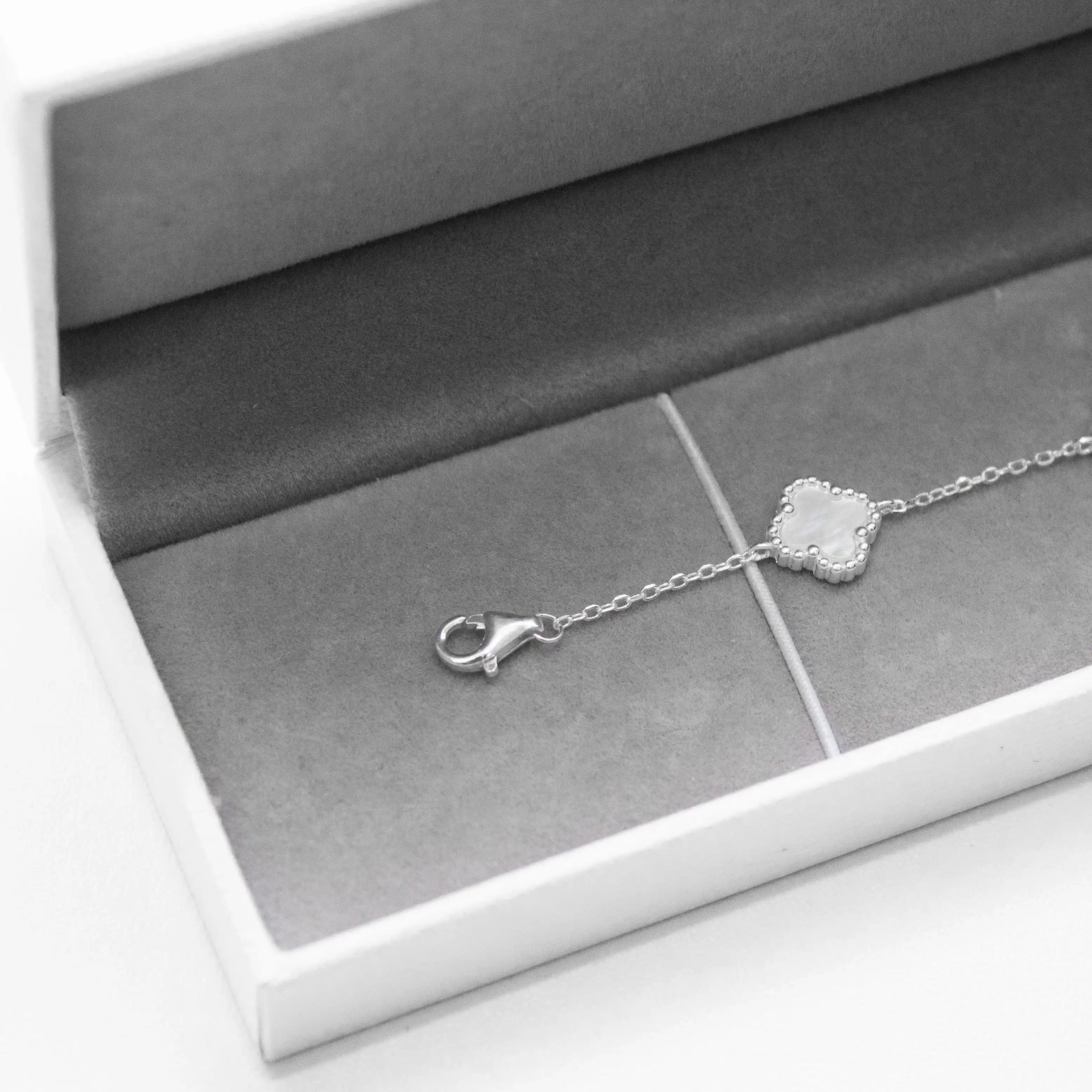 Pulseira 5 trevos Madrepérola em Prata 925