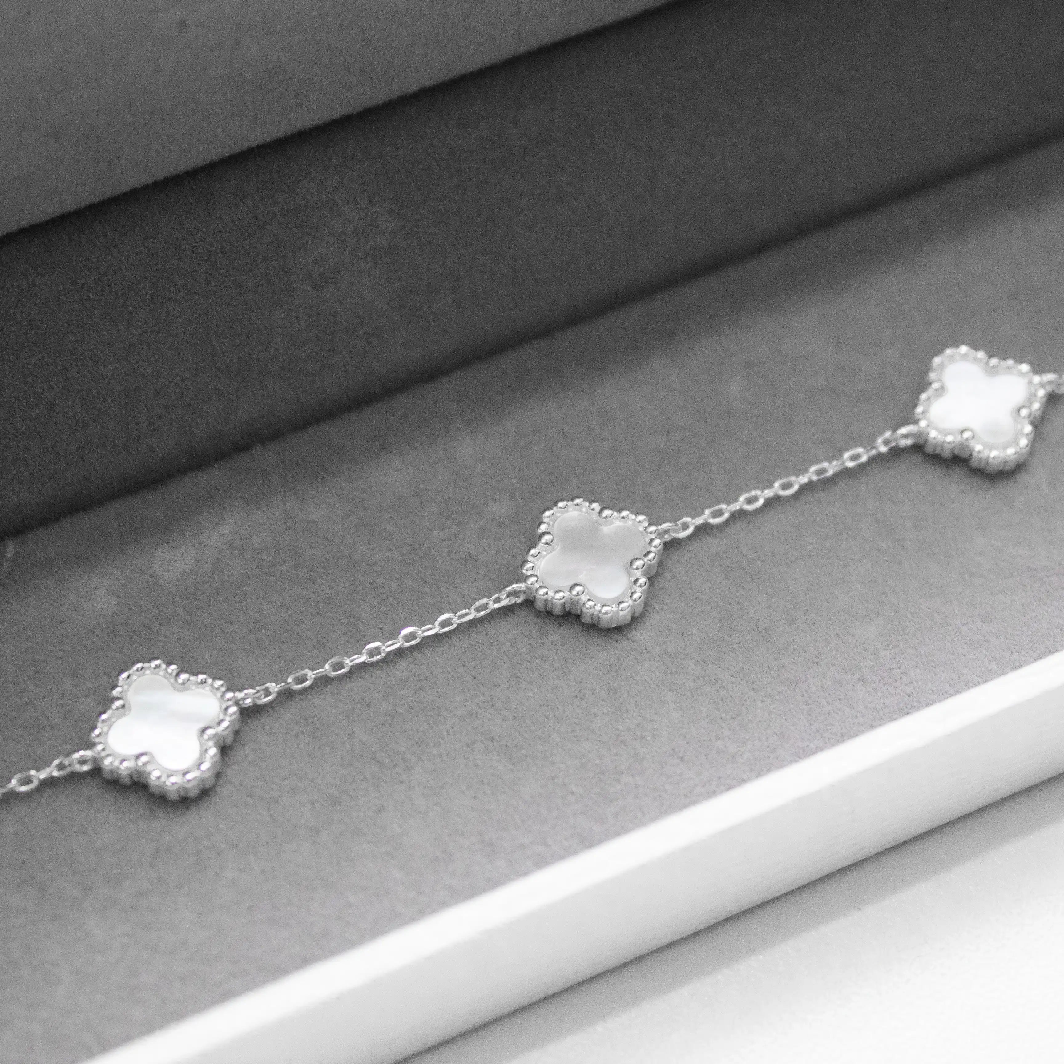 Pulseira 5 trevos Madrepérola em Prata 925