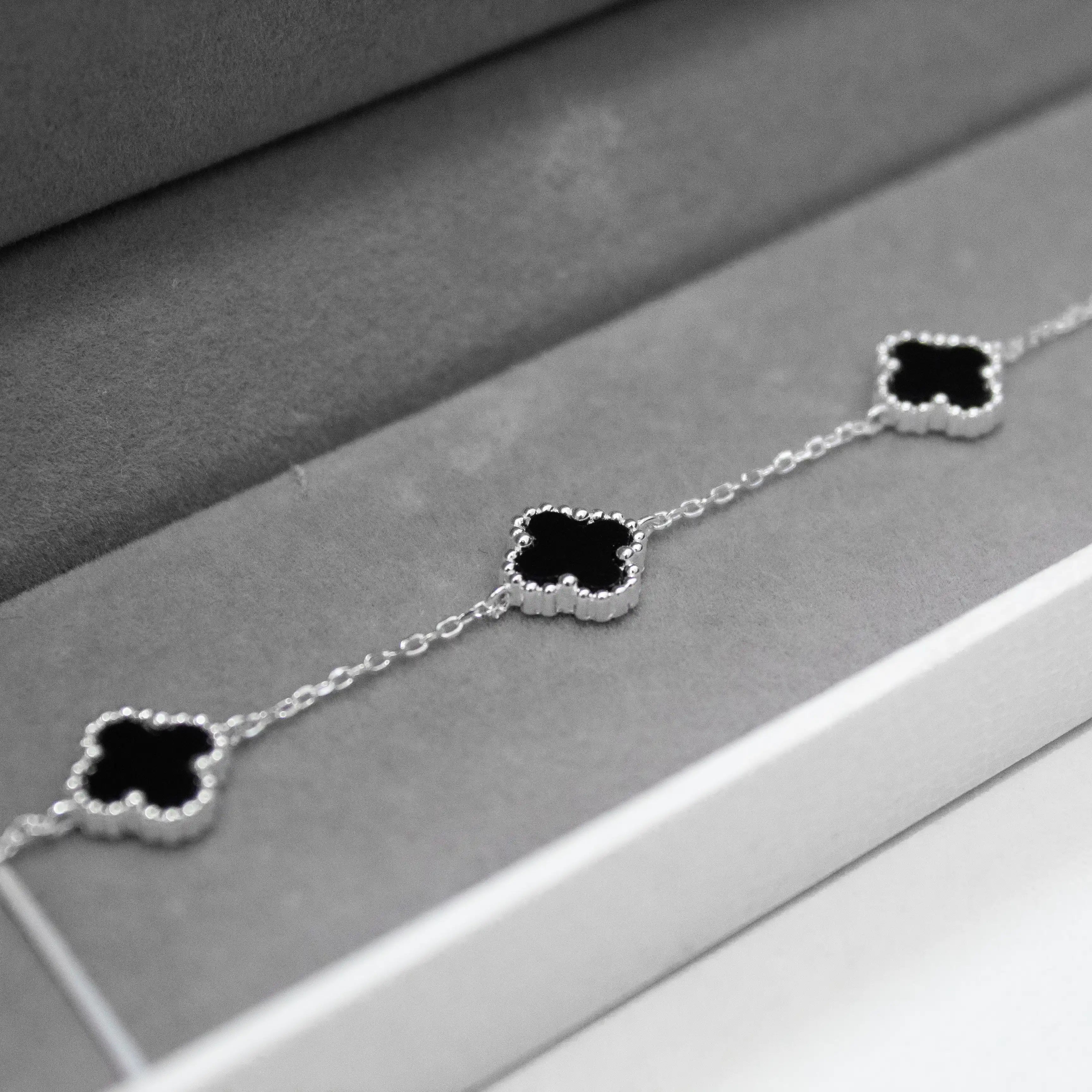 Pulseira Trevo 5 folhas Black de Prata 925