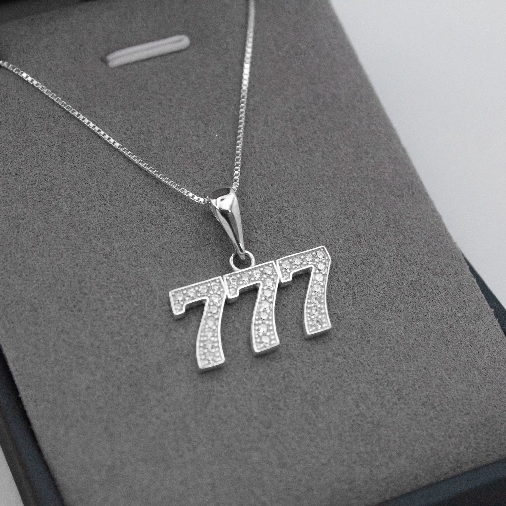 Conjunto 777 Lucky cravejado em Prata 925