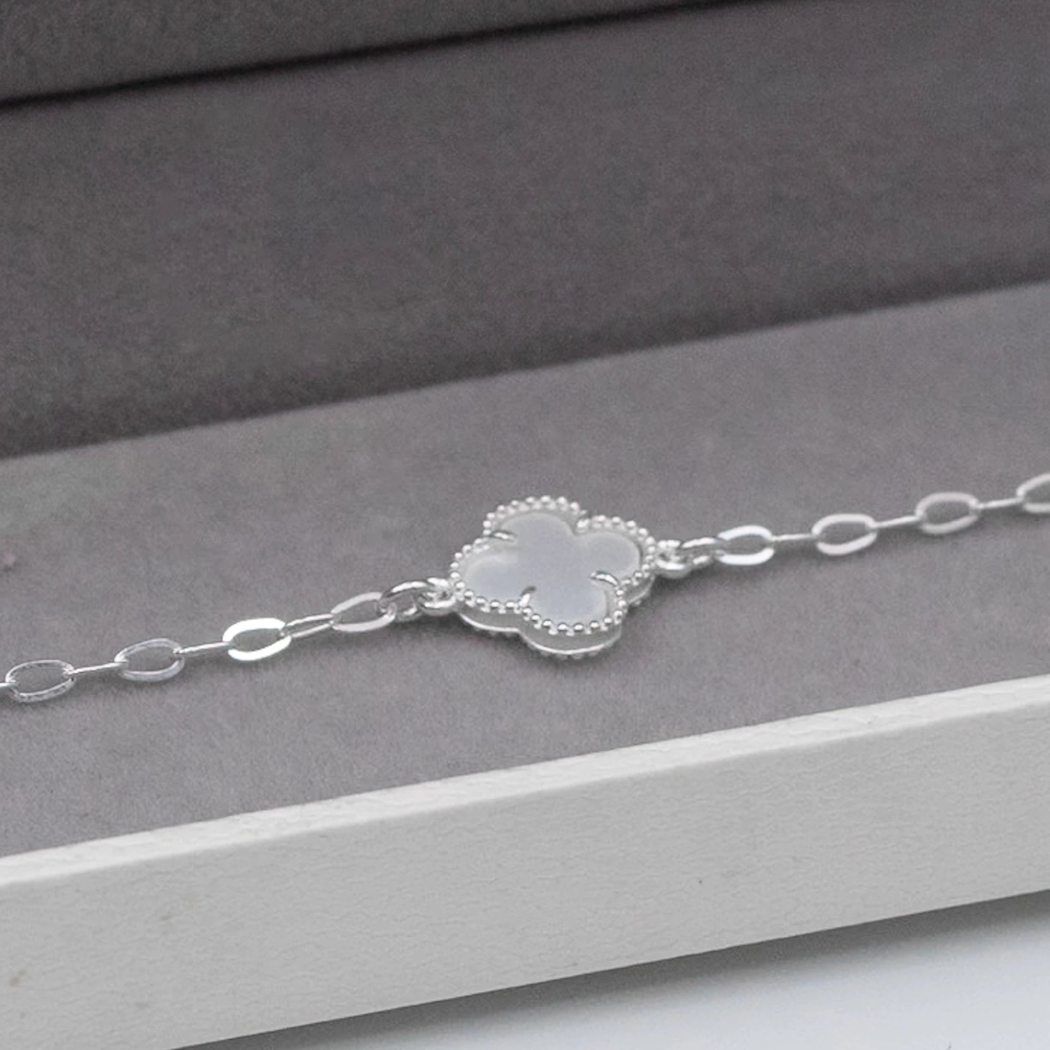 Pulseira Trevo White em Prata 925