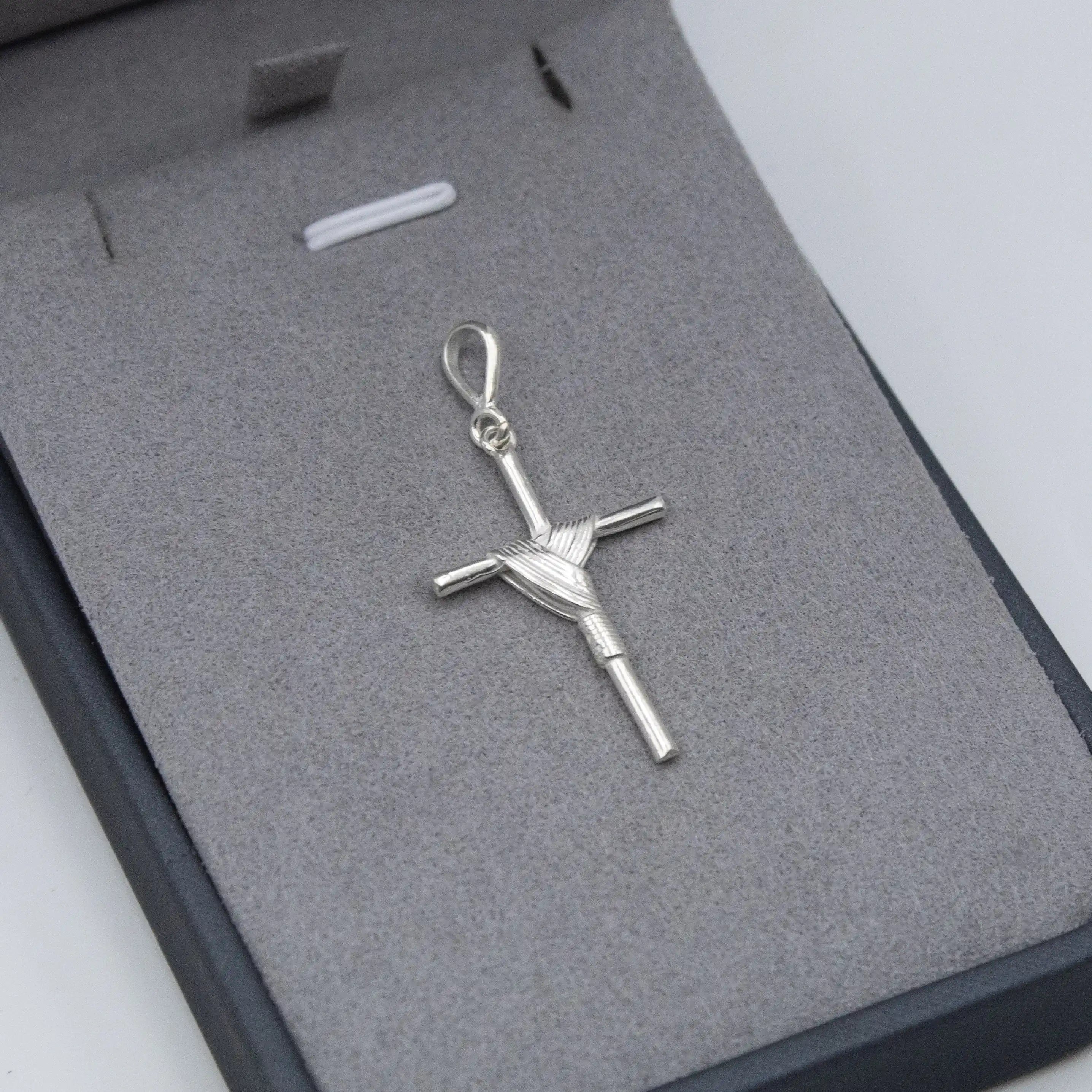 Pingente Crucifixo M - Prata 925