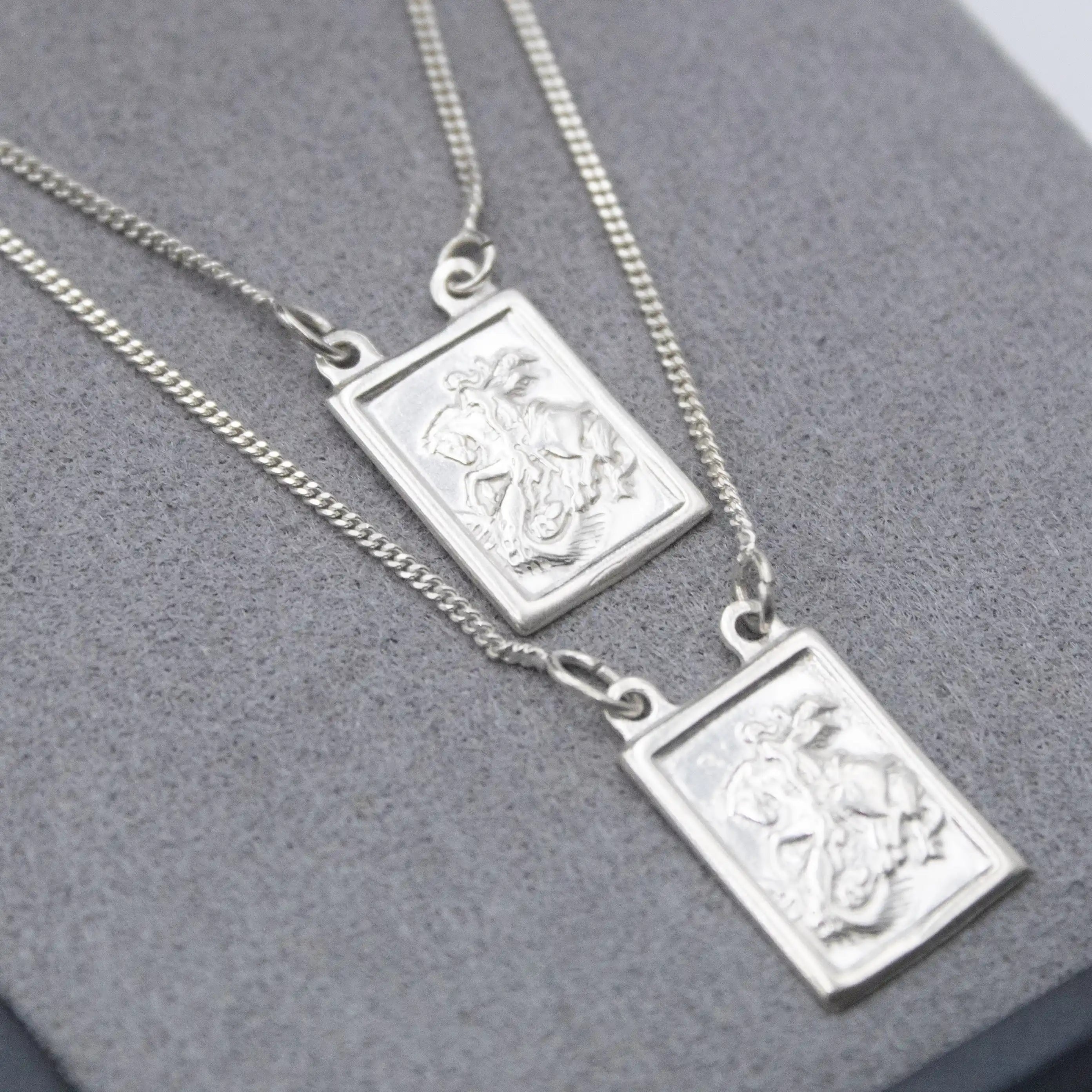 Escapulário São Jorge de Prata 925