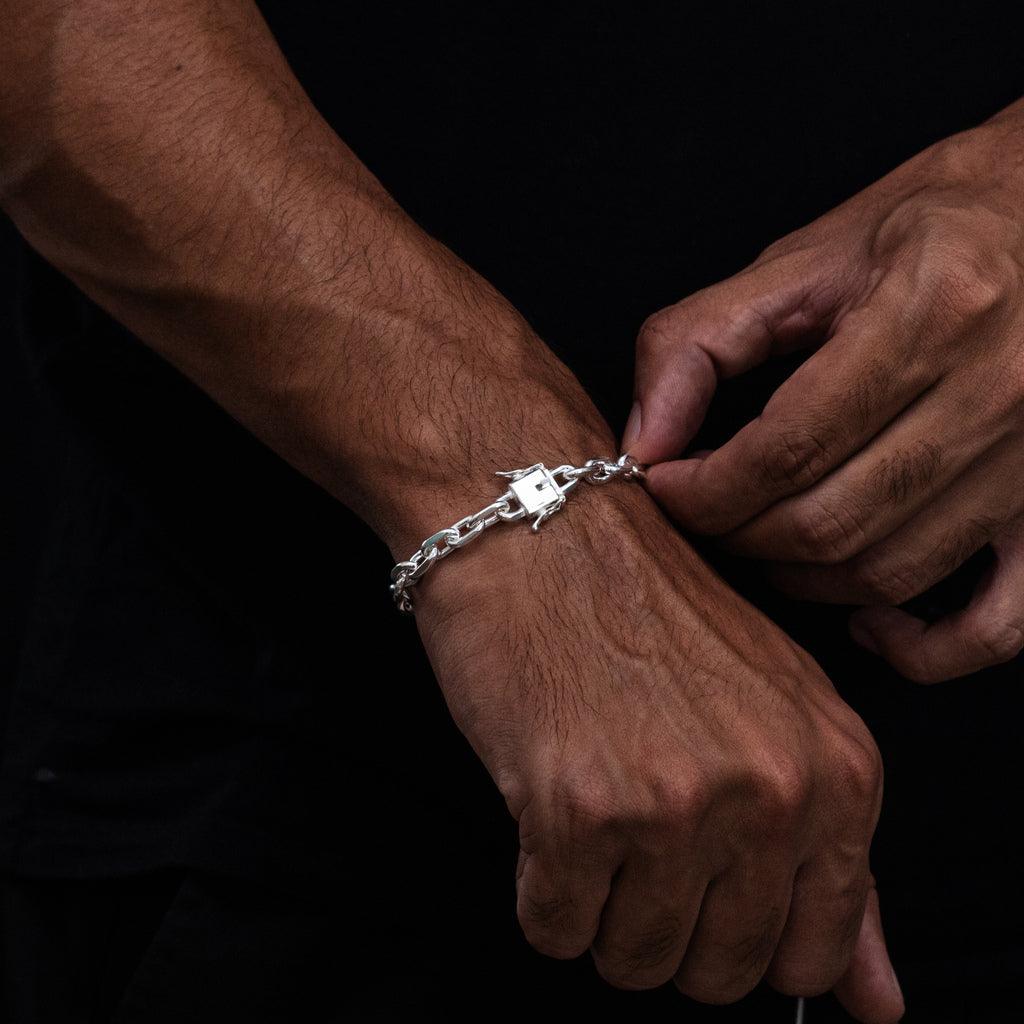 pulseira-masculina-prata-925-italiana-modelo-cartier-cadeado-7mm-grossa-macica-para-homem-pulso