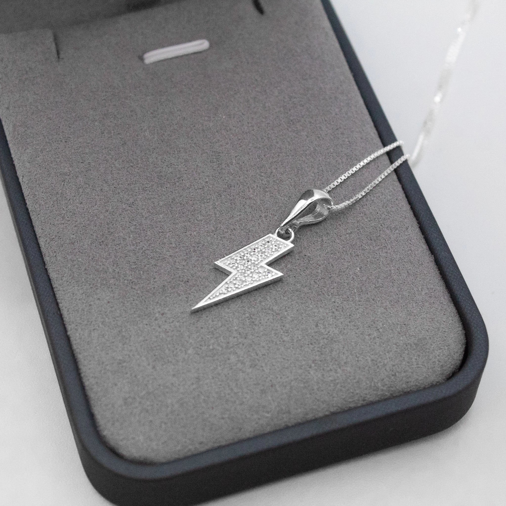 Conjunto Raio Bolt cravejado em Prata 925